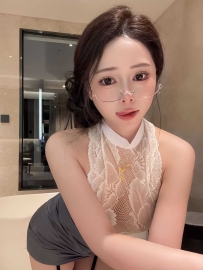 【昆明】盘龙区白嫩美人舌吻深入蜜穴